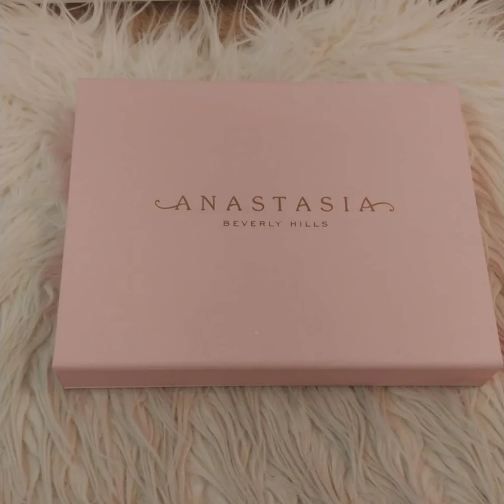 ❤️FIRM! NWT ANASTASIA BEVERLY HILLS NORVINA COLLECTION PRO PIGMENT PALETTE VOLUM